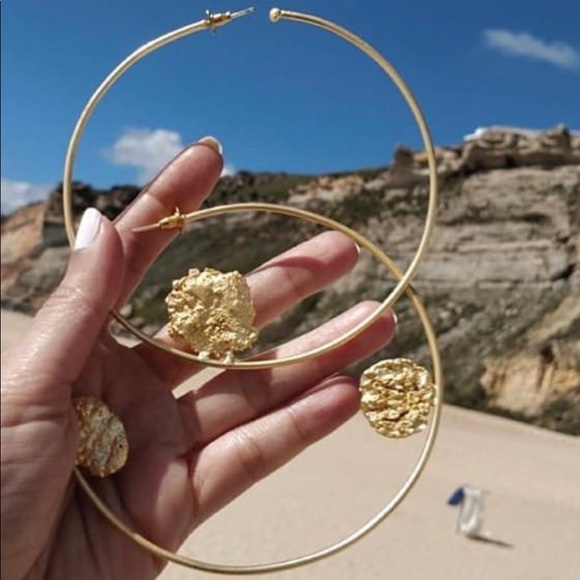 Mismatched hoops with Gold detail - Picture 5 of 6